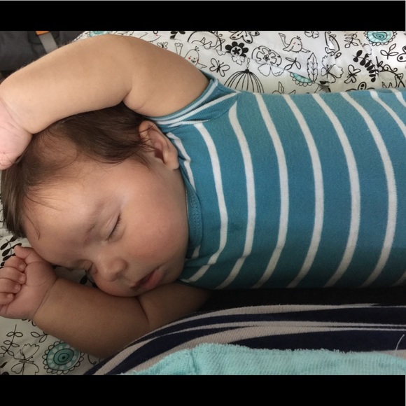 3 Pack Baby Onesies by Carters - Picture 4 of 4